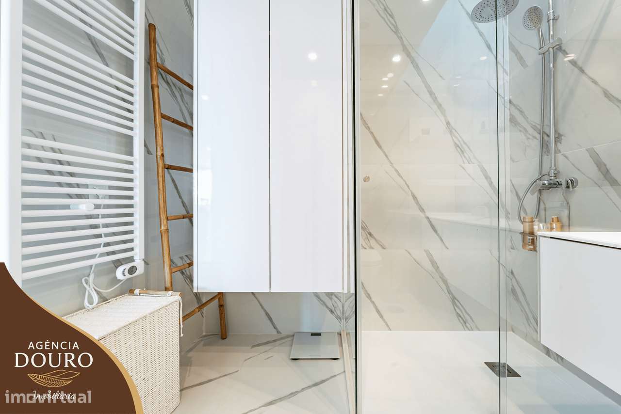 Apartamento T3 com varanda e terraço em Valbom, Porto-18