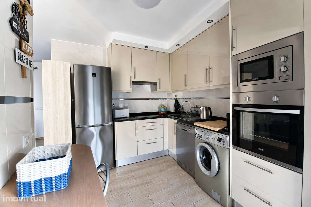 Apartamento T0+2 duplex mobilado e equipado na Manta Rota, Algarve-5