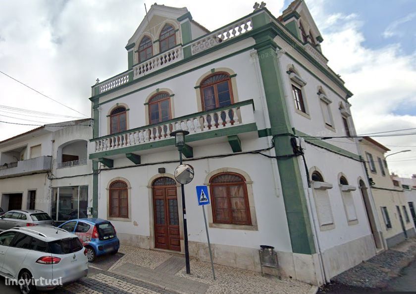 Palacete no centro de Ferreira do Alentejo