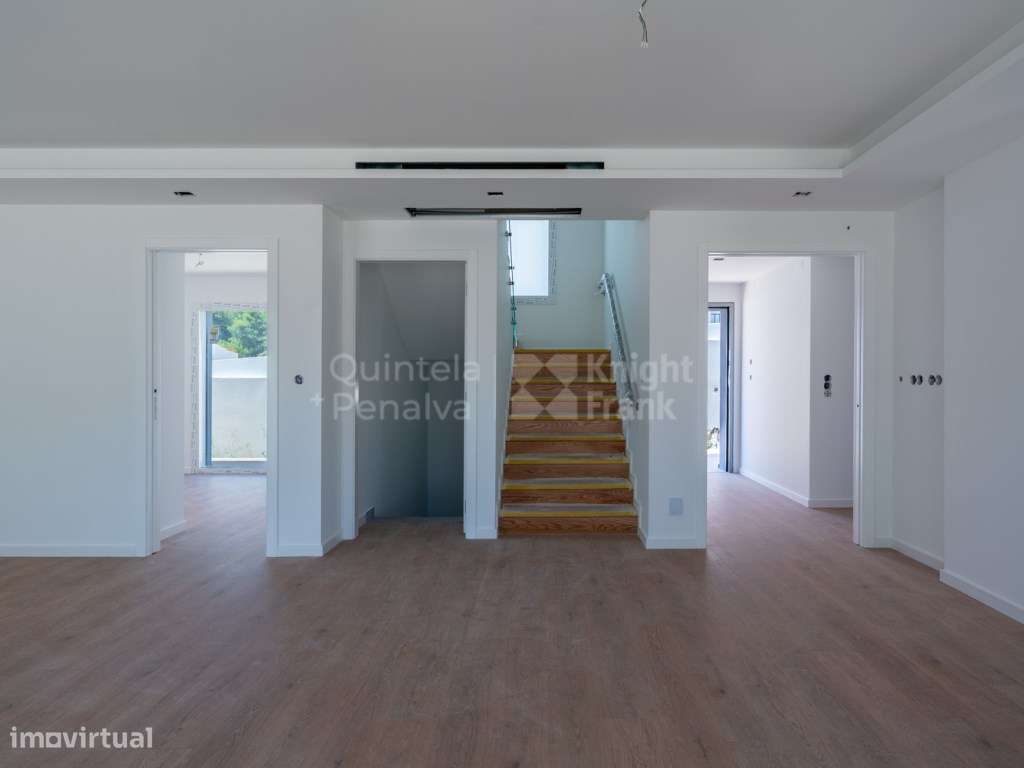 Moradia T4 com jardim e piscina privativa em Manique - Grande imagem: 4/33