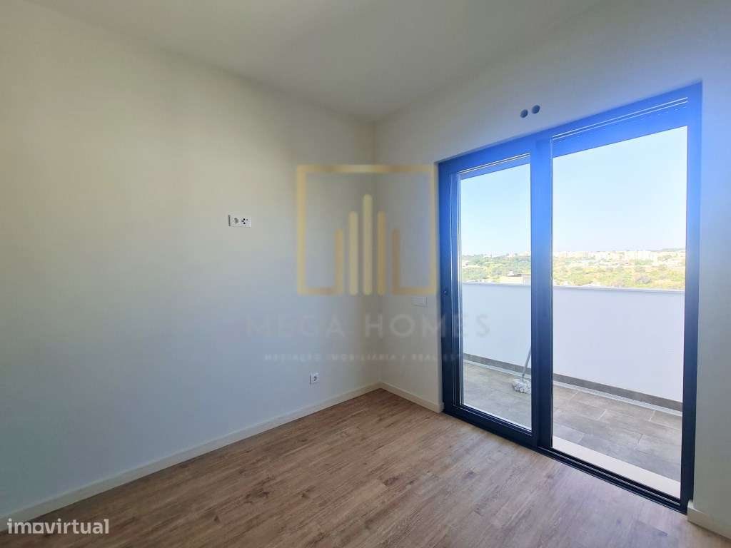 T4, Novo, último piso, em Fojo, Portimão-24