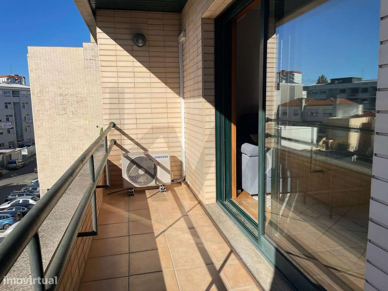 Apartamento T2 Mobilado com Garagem Dupla no Coração do Porto - Grande imagem: 5/19