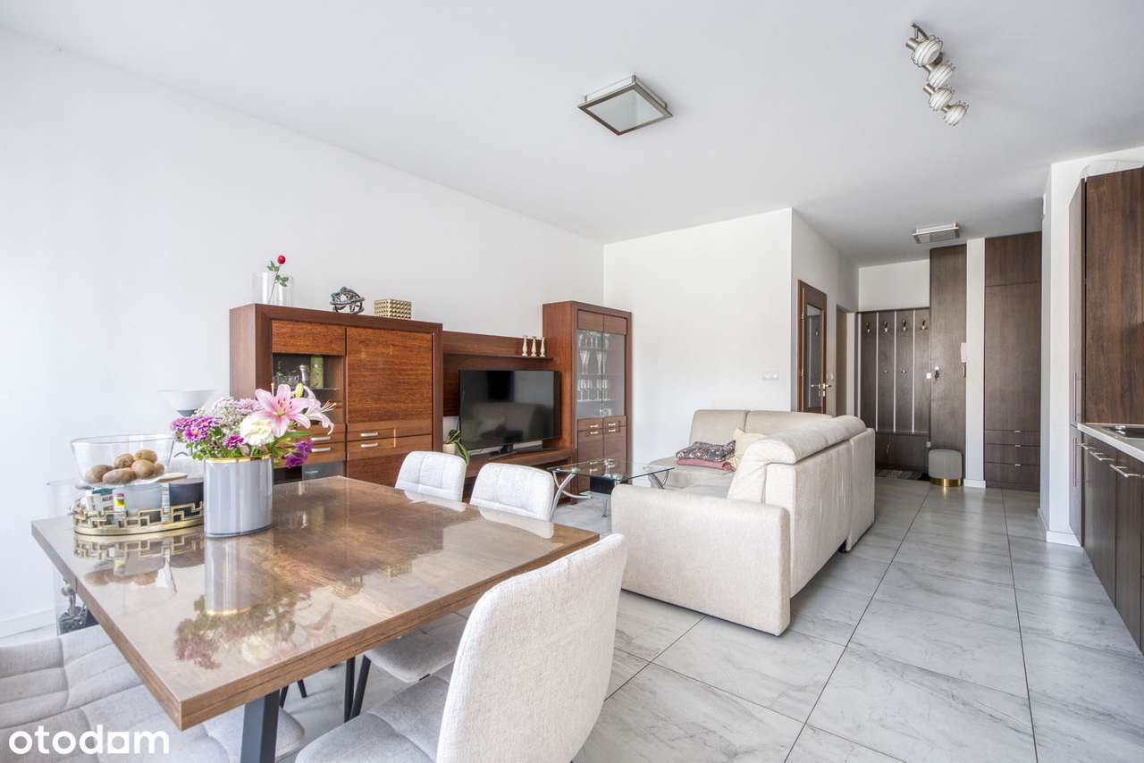 ul. Kolska, apartamentowiec, 3 pokoje, 2 balkony, m.postojowe, komórka-2