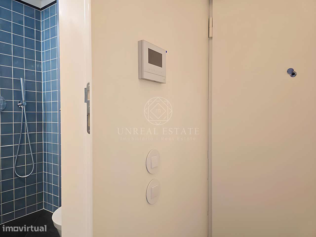 Apartamento T0 , novo, inserido em um edifício totalmente remodelado n-24