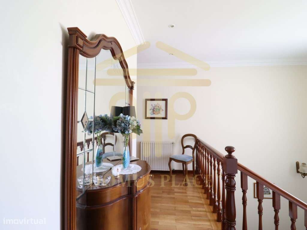 Moradia com Cave, Piscina e Terreno de 1878m² - Lavra
Vendida tota...-14