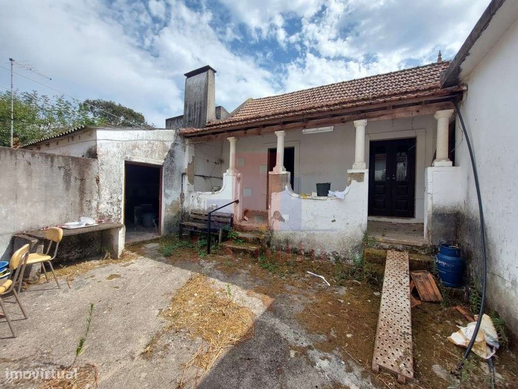 Casa Antiga para Restauro, Salir de Matos-9