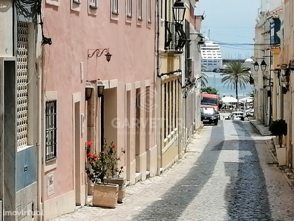 Prédio de 3 pisos e com ótima localização, Portimão, Algarve