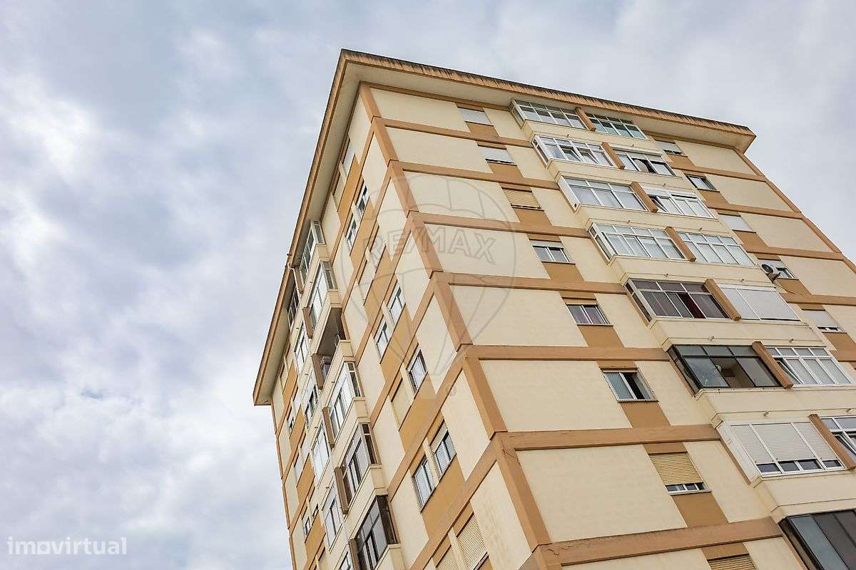 Apartamento T3 à venda em Almada-5