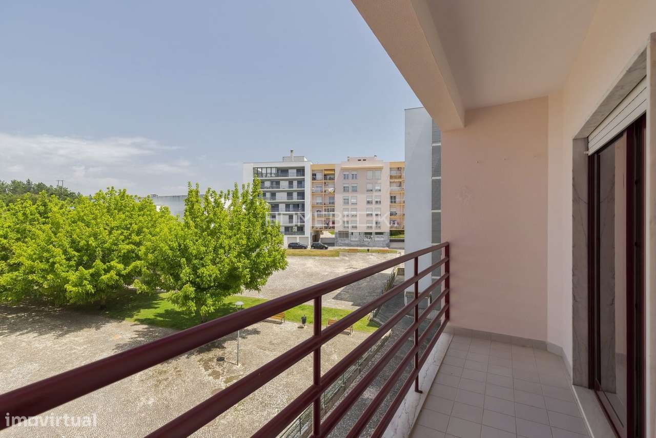 Apartamento T4 de 165m², 3º andar, com Garagem e Varandas na Nova Azed - Grande imagem: 4/26