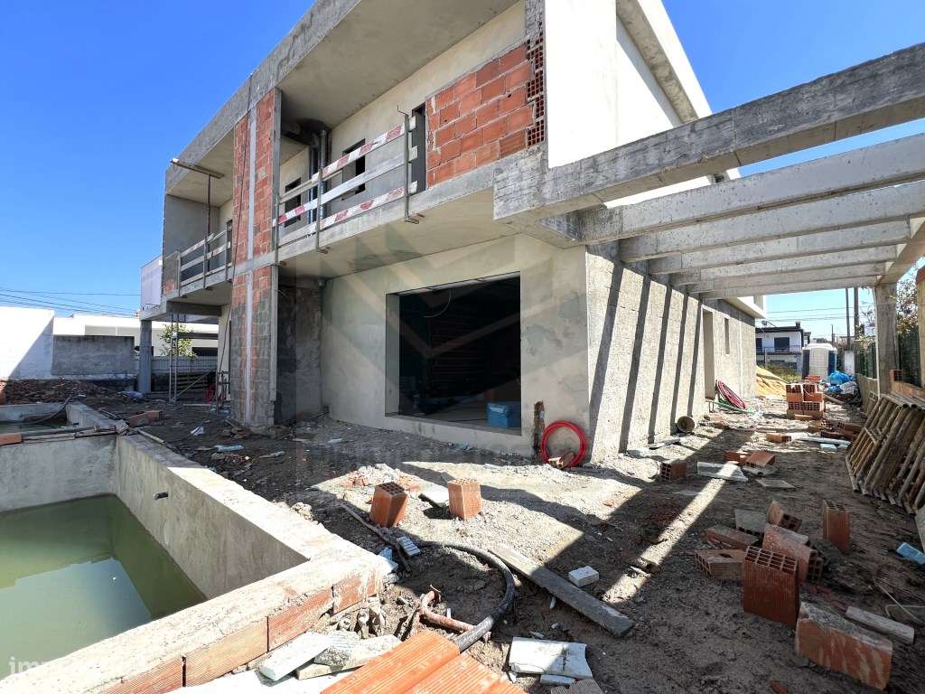 Moradia Geminada T4 Duplex Venda Seixal - Grande imagem: 4/13