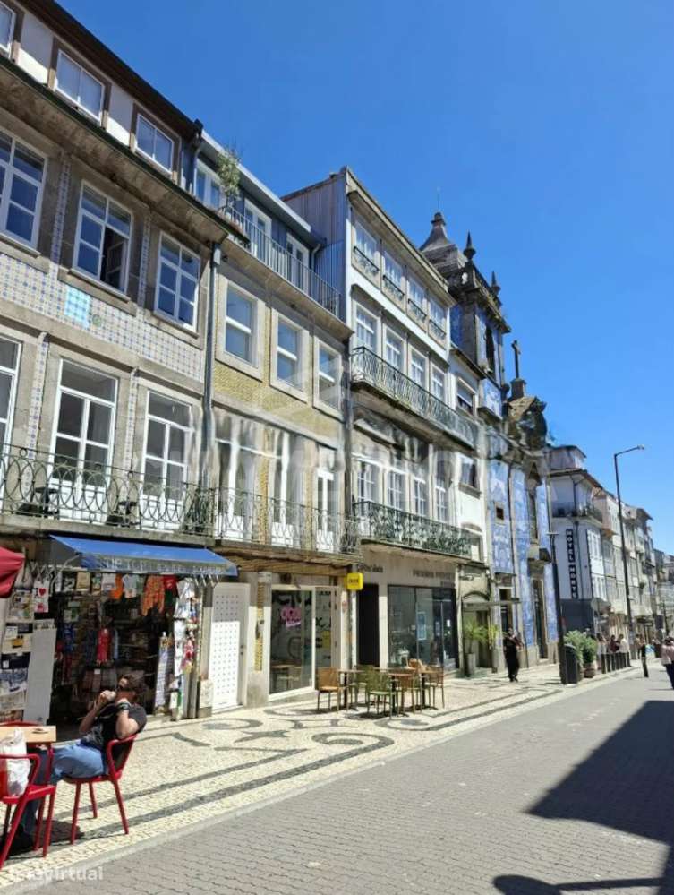 Trespasse de Loja – Rua de Santa Catarina - Localização Premium - Grande imagem: 2/6