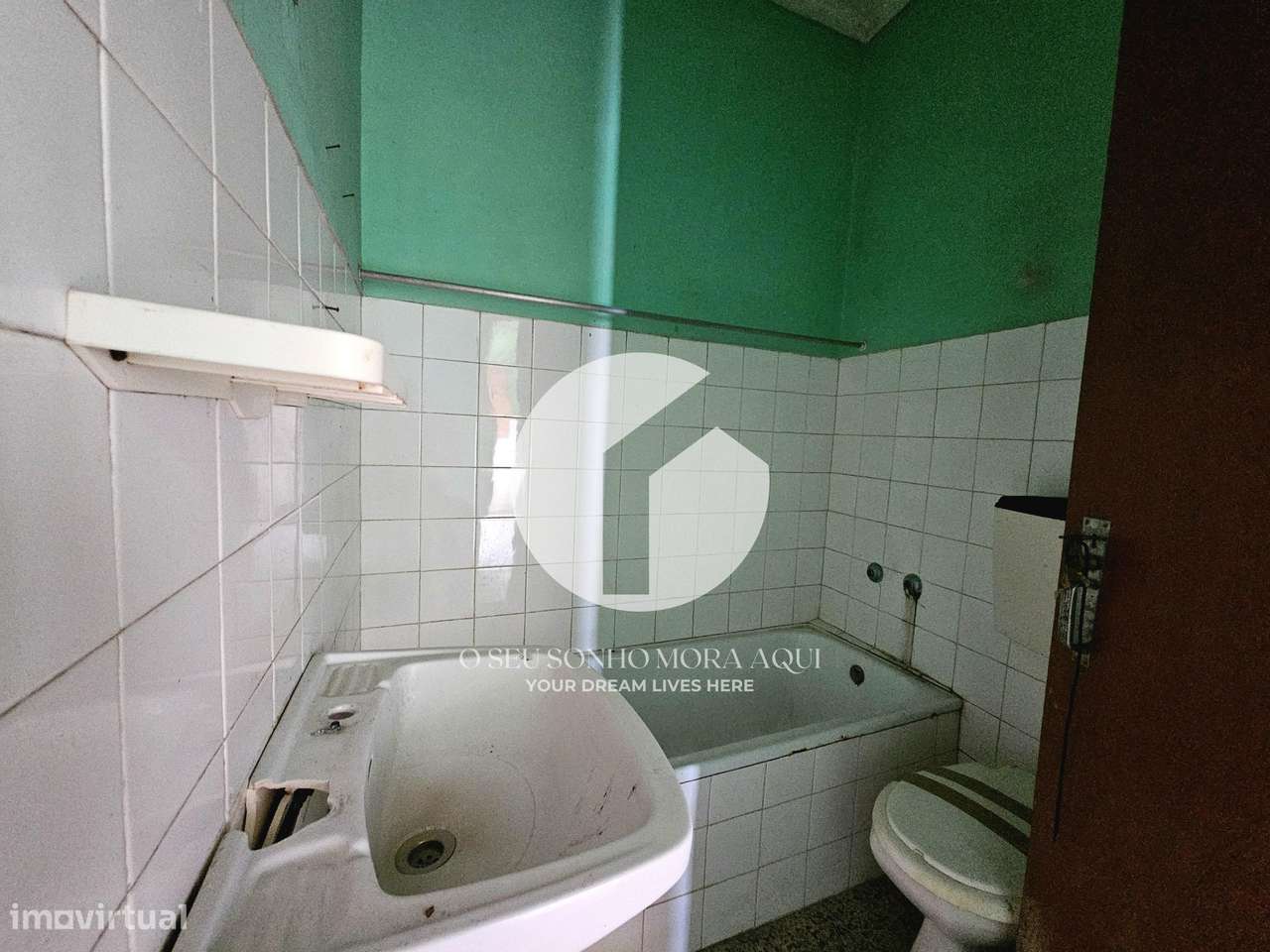 Moradia T5 com pisos independentes em Estoi-33