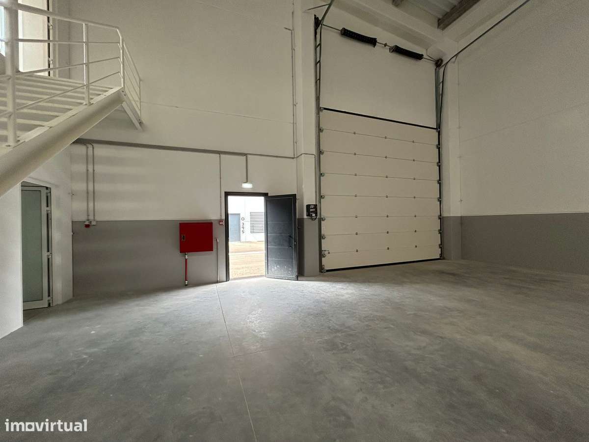 Armazém Póvoa de Varzim Novo Arrendar - Grande imagem: 5/9