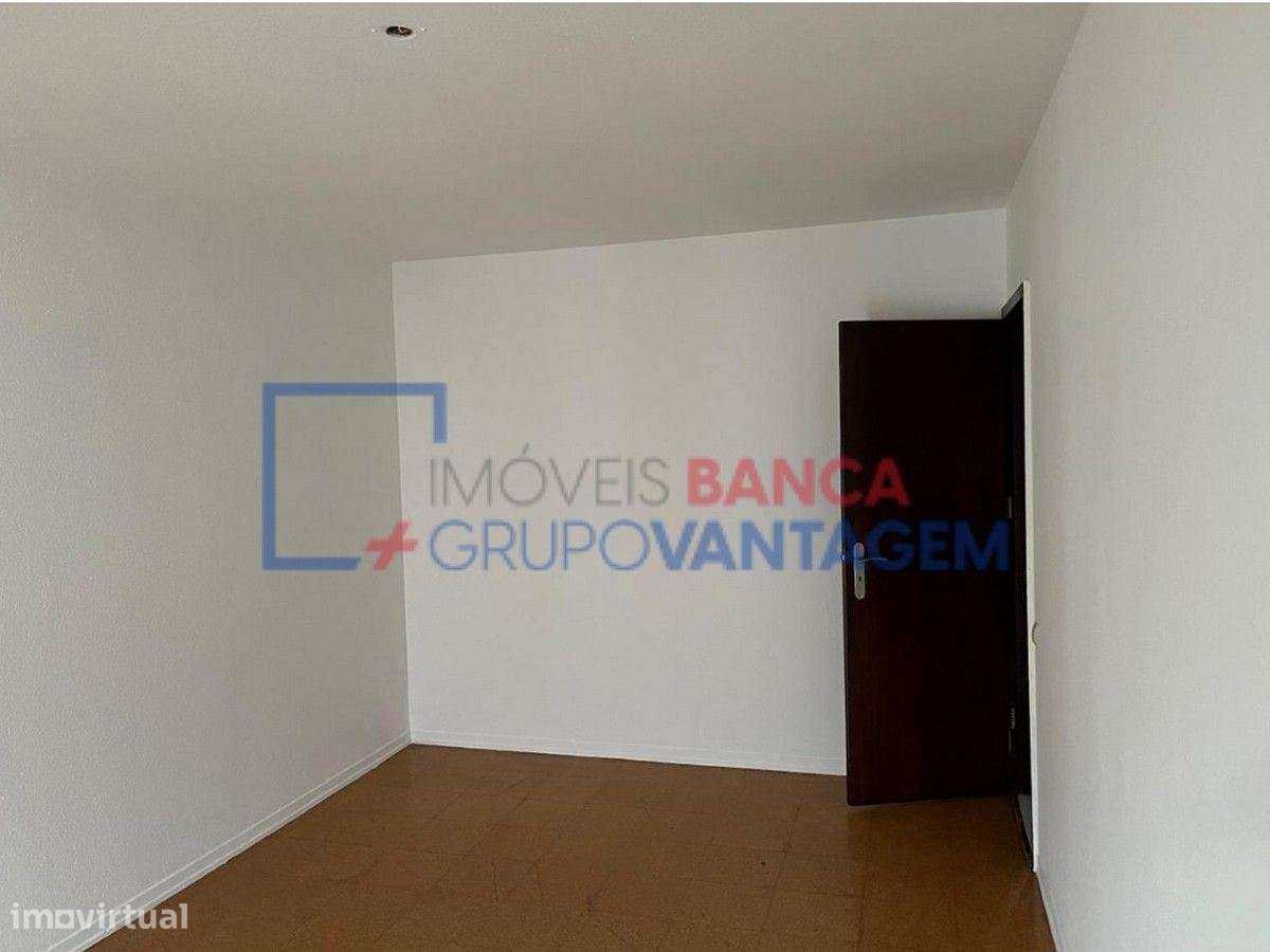 APARTAMENTO T3 A VENDA - Grande imagem: 3/25