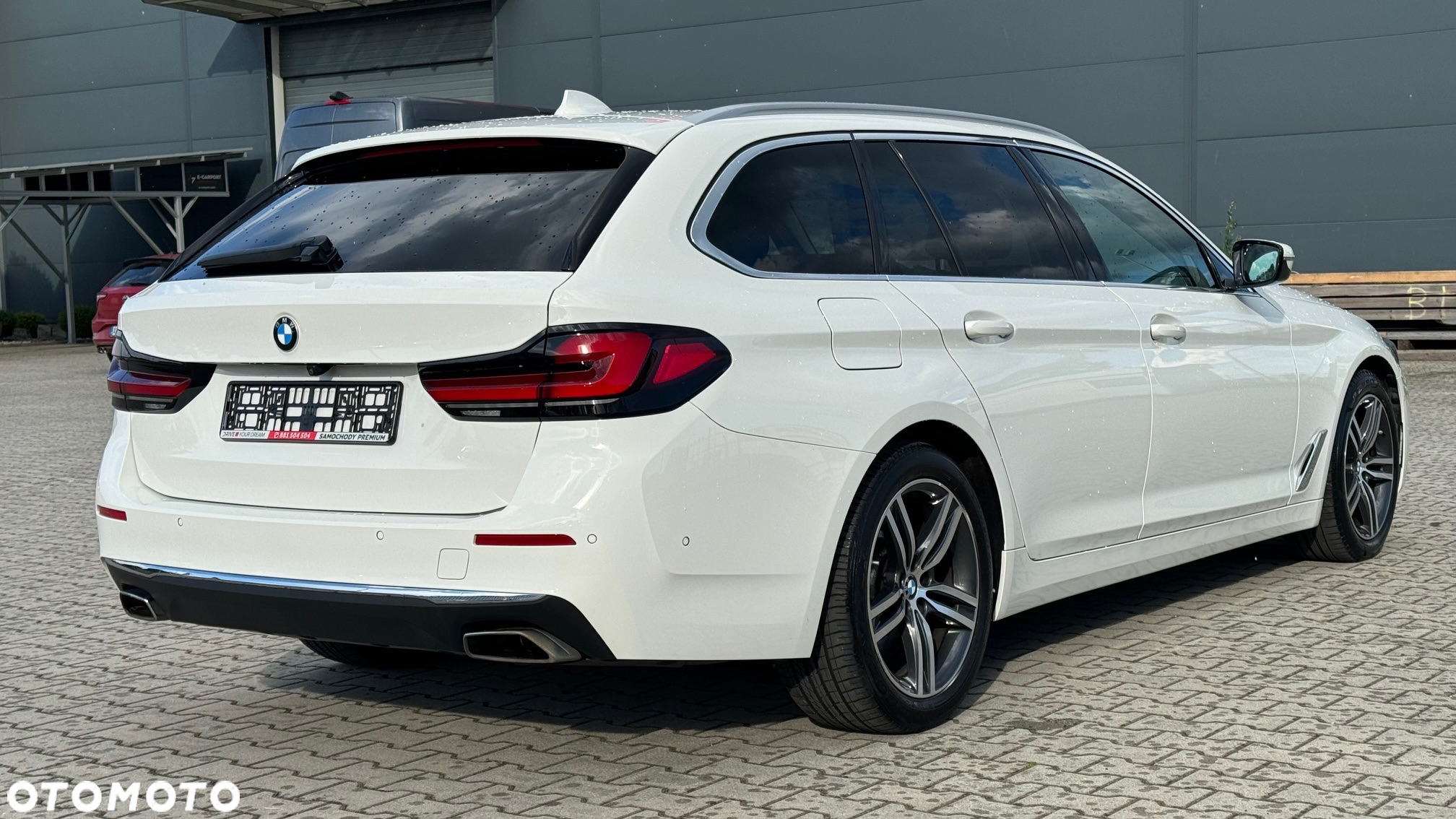 BMW Seria 5 540d xDrive Touring Luxury Line - 11