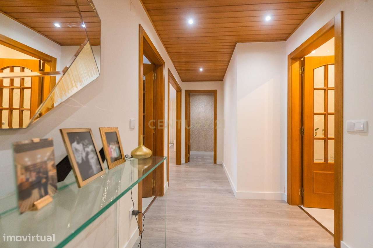 Apartamento T3 com Garagem em Loures-13