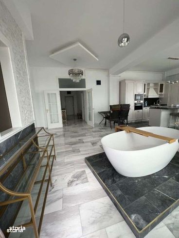 Penthouse mobilat lux , vedere frontală la mare-14