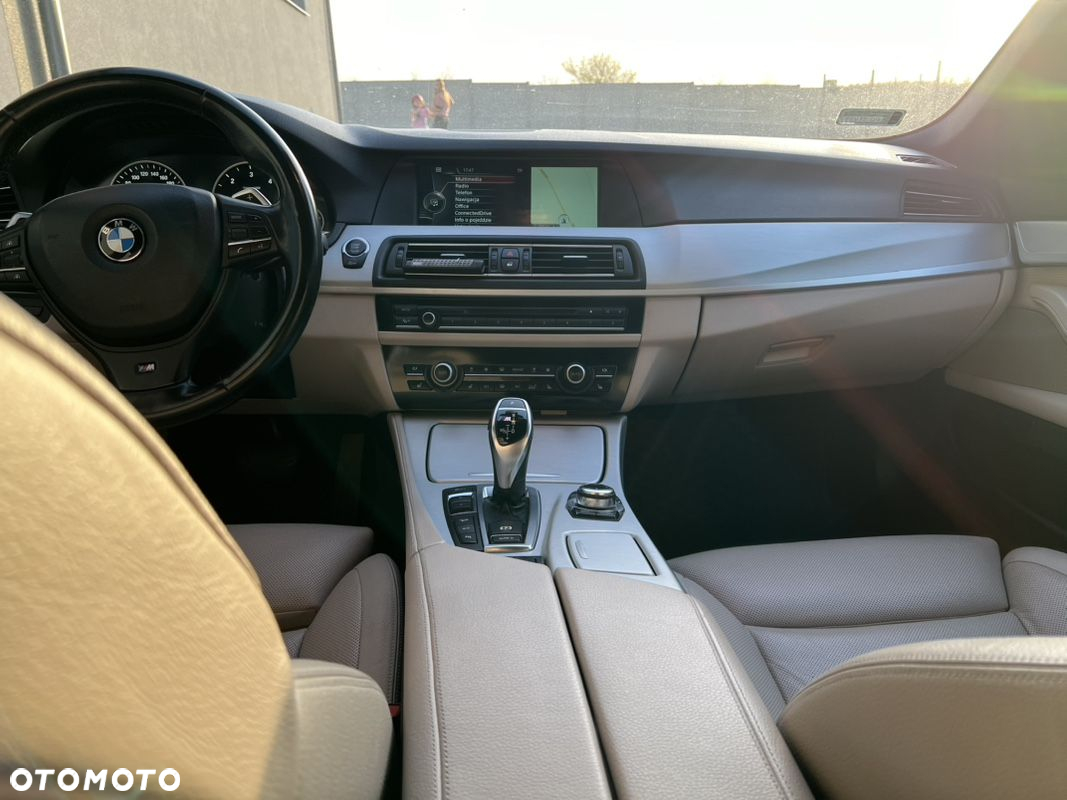 BMW Seria 5 M550d xDrive Sport-Aut - 8