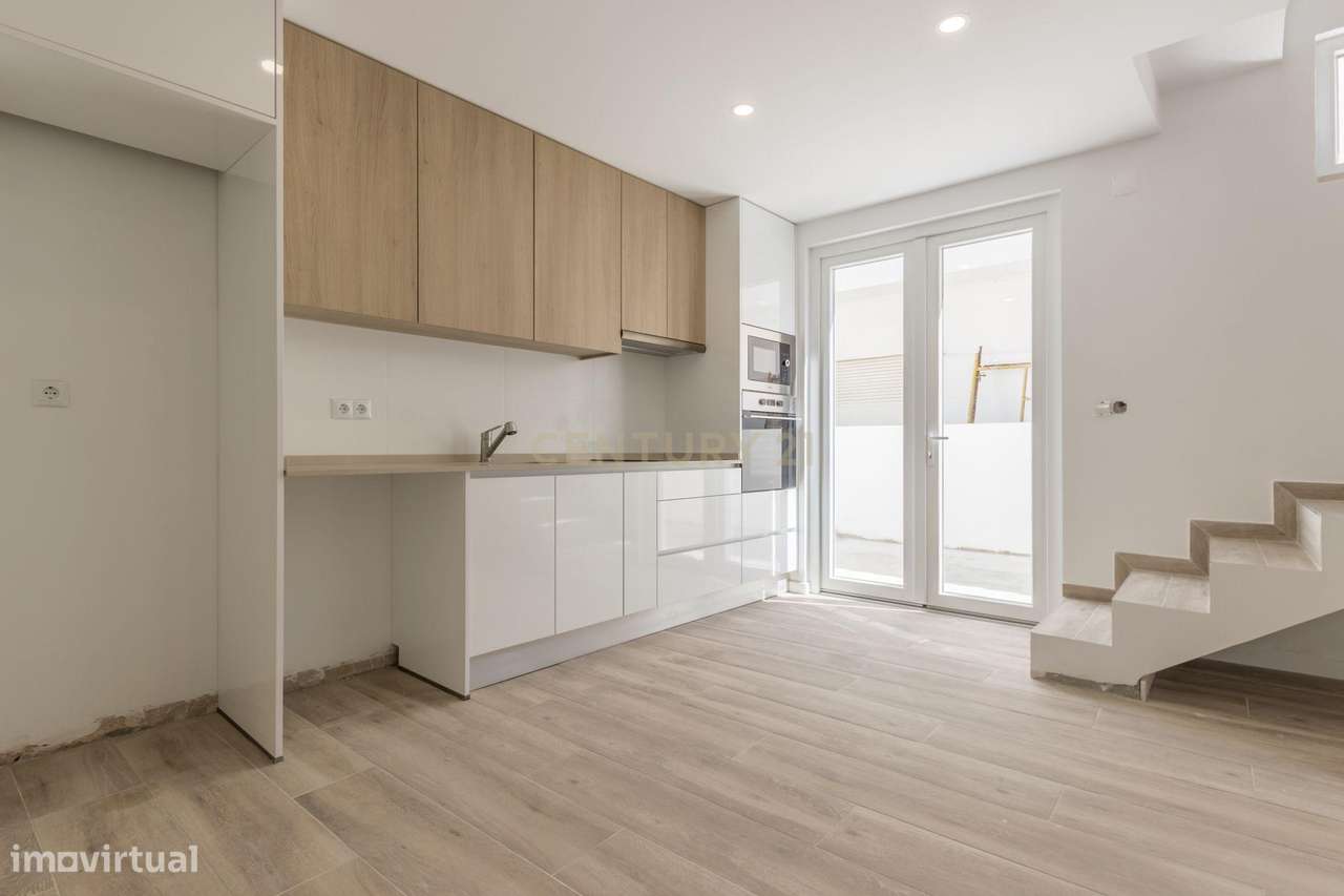 Quinta do Conde - Moradia isolada térrea T2+2 totalmente remodelada - Grande imagem: 5/35