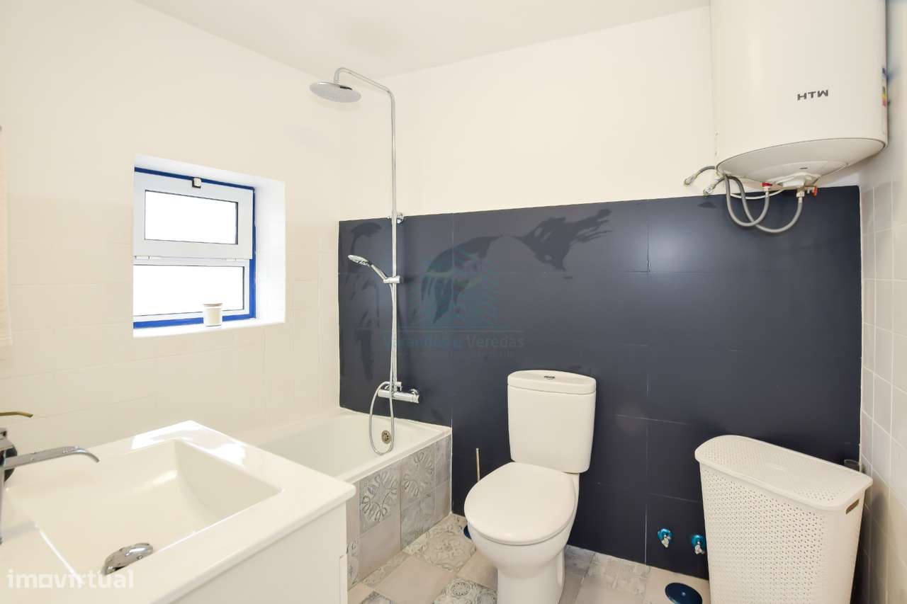 Moradia T3 + 1 Renovada + Garagem + Moradia em ruinas e diversos anexo-4