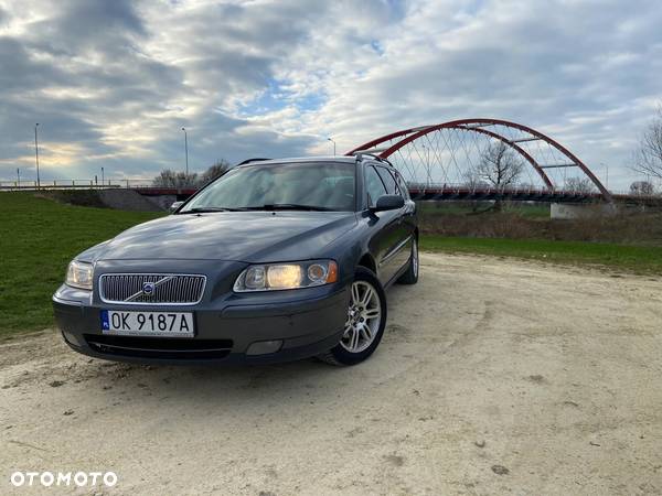 Volvo V70 D Momentum - 1