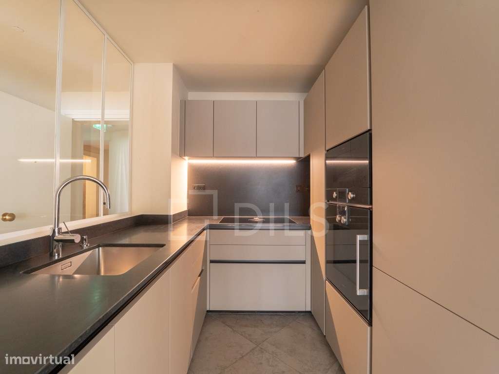 Apartamento T1 com varanda, na Rua de Sá de Bandeira - Grande imagem: 2/39