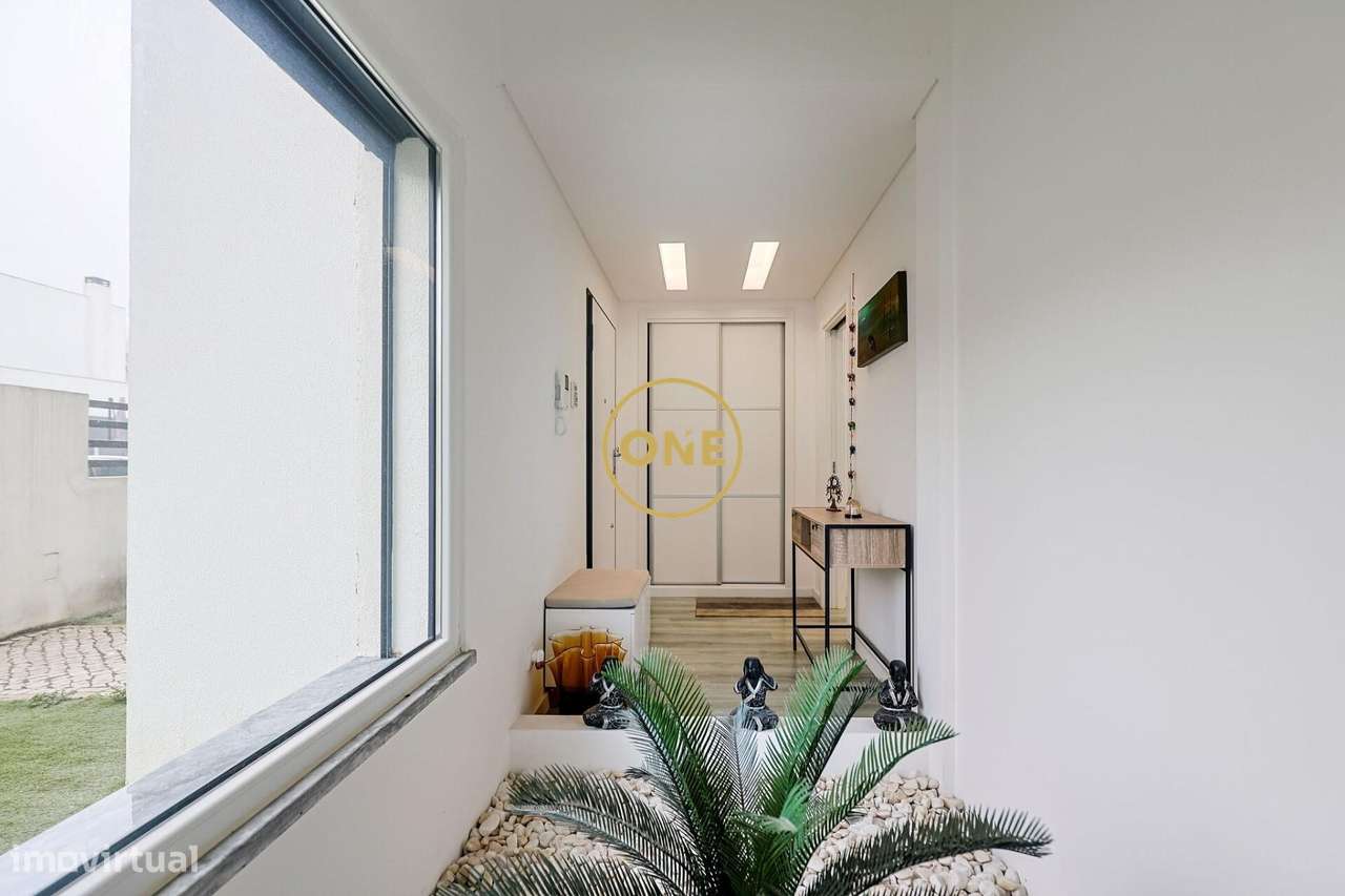 Moradia T4 Moderna com 262m2, Suite com Closet, Garagem e Varandas – R - Grande imagem: 3/43