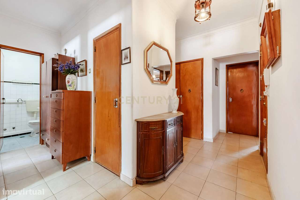 Apartamento T4 - Laranjeiro-5