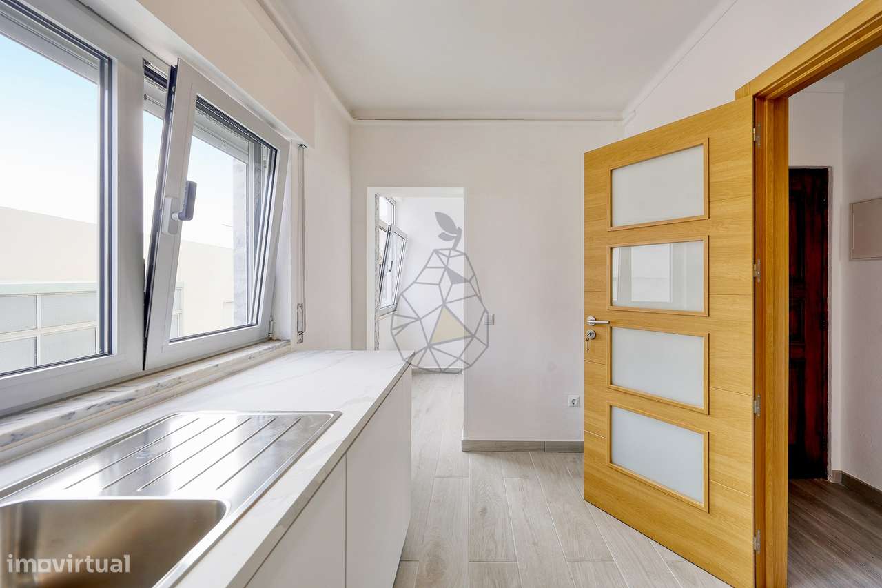 Apartamento T3 totalmente renovado perto de todos os serviços - Portim - Grande imagem: 5/38