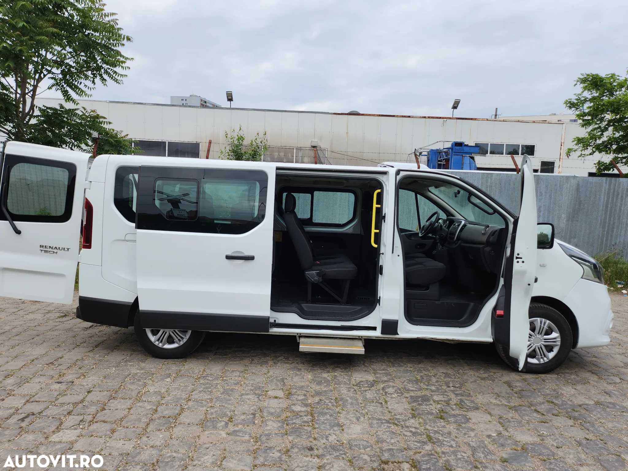 Renault Trafic Combi L2H1 1.6 dCi 95 8+1 Authentique - 21