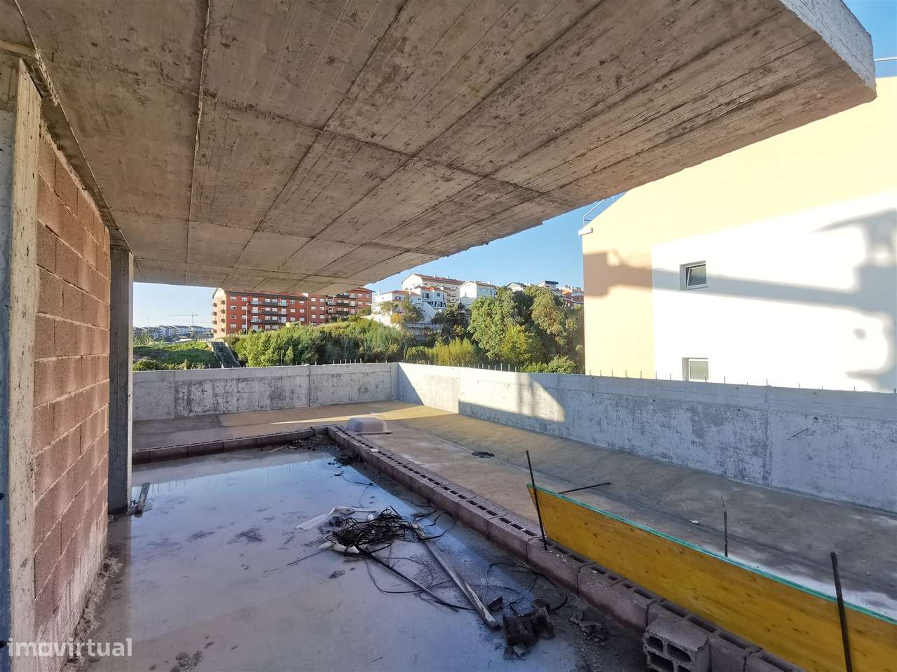 APARTAMENTO T4 DUPLEX NOVO COM TERRAÇO NA COBERTURA À SOLUM - CEDRO RE-22