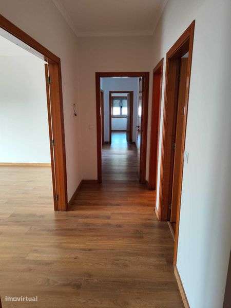 T2 Arrendamento com garagem fechada e terraço - Grande imagem: 5/9