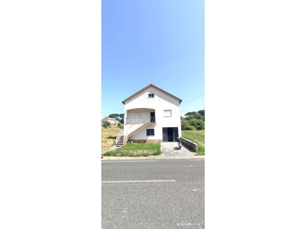 Moradia T3, com terreno - Grande imagem: 2/23