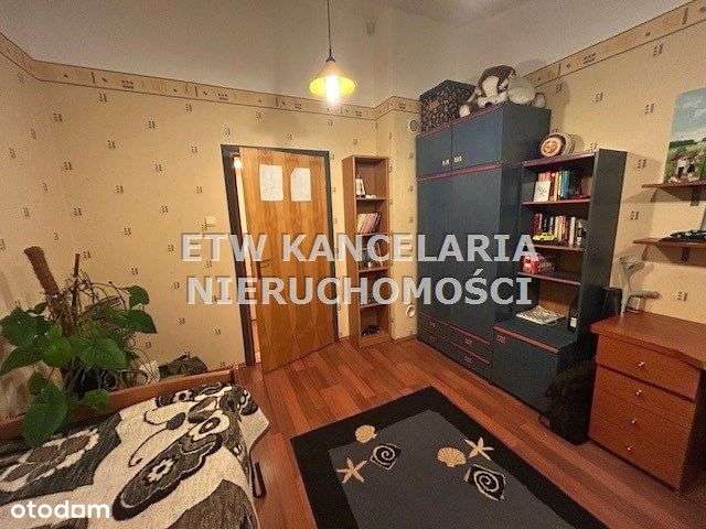 Wygodny dom rodzinny z fotowoltaiką.-14