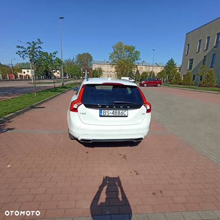 Volvo V60 T5 Drive-E Dynamic Edition (Momentum) - 4