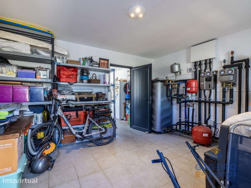 Moradia Térrea T3 Contemporânea com Piscina-39