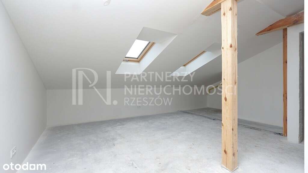 Jasionka - 4 Pokojowe Mieszkanie z Poddaszem !-9