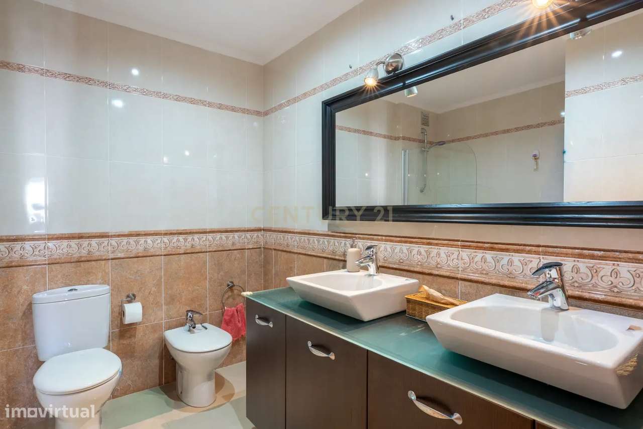 Penthouse T5 Jardins da Parede-8