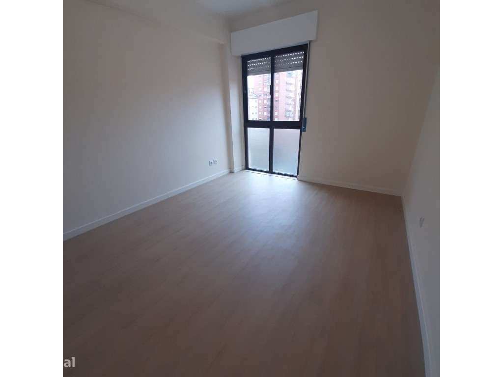 Apartamento T2 - Tapada das Mercês-12