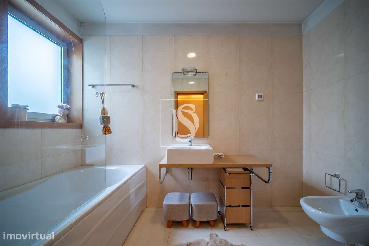 Exclusiva Moradia T4+1 c/ Piscina Aquecida e mais de 380 m²-20