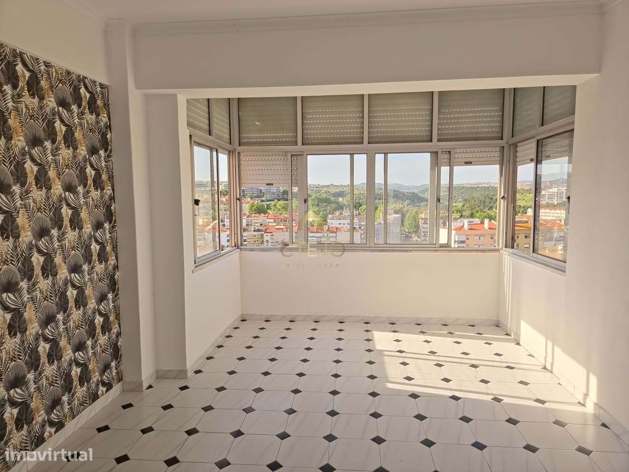 Apartamento T3 com Vista Rio em Sacavém-3