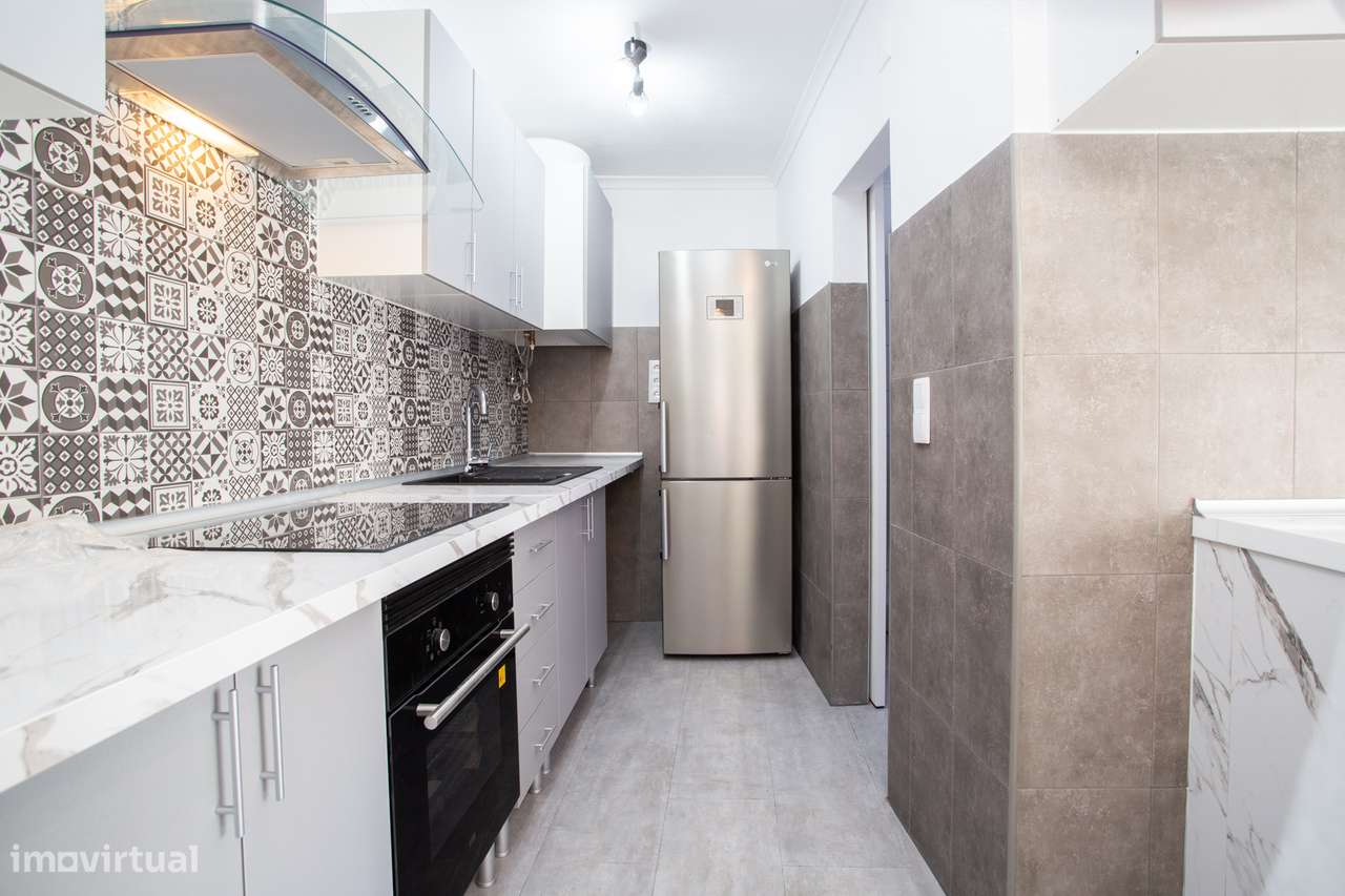 Moradia Duplex, com 2 quartos, junto à Igreja da Memória - Grande imagem: 5/21