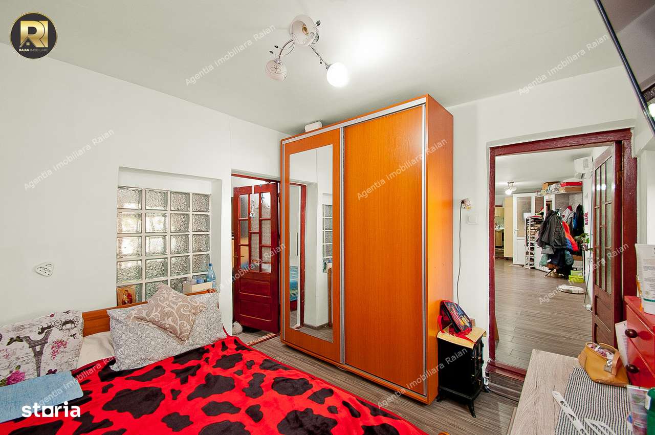 Vanzare casa, Galati, str.Traian,aproape de Shopping City,teren 370 mp - Imagine principală: 2/8