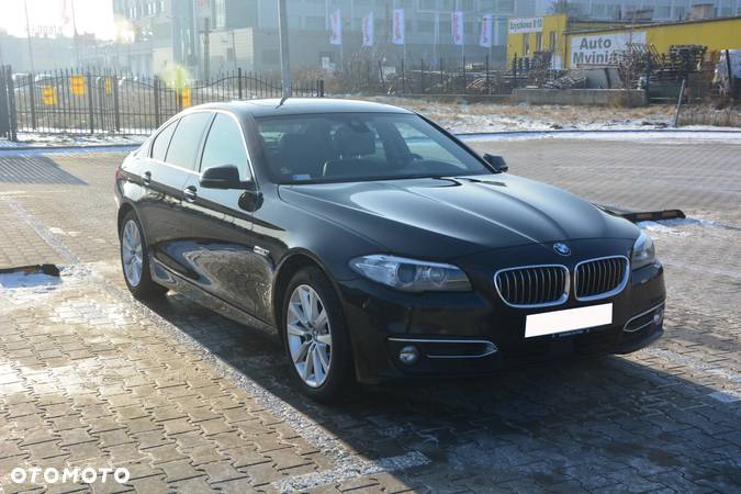 BMW Seria 5 530d xDrive Luxury Line - 2