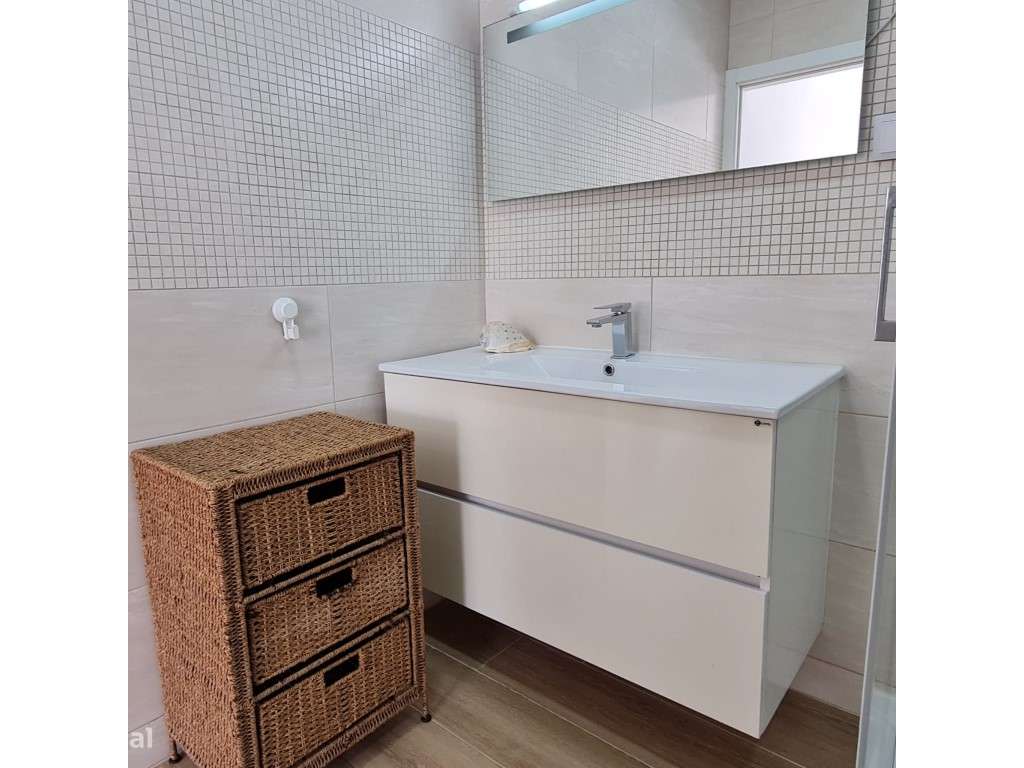 Vende-se moradia T8 junto á Praia da Assenta-45