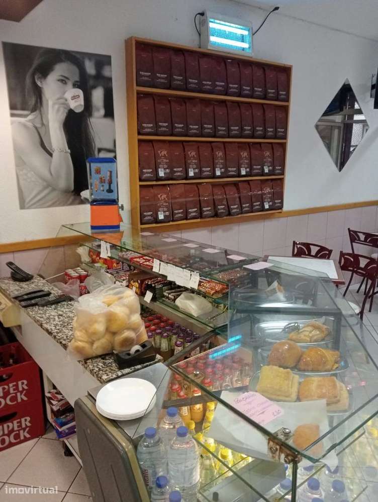 GRANDE OPORTUNIDADE ! TRESPASE DE CAFE EM GAIA-47