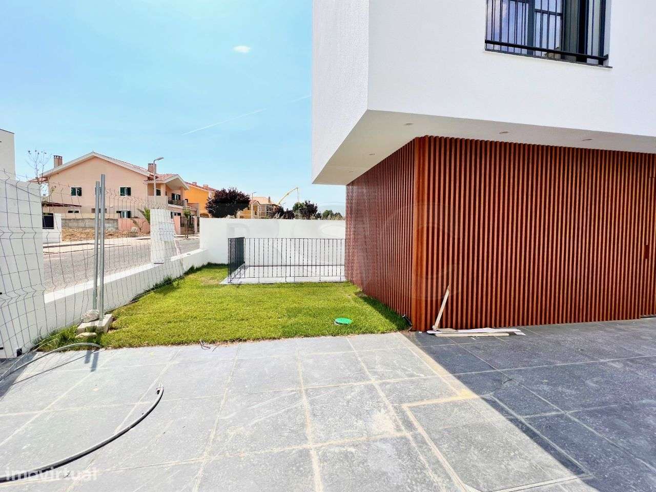 moradia à venda em São Miguel das Encostas - Grande imagem: 4/60