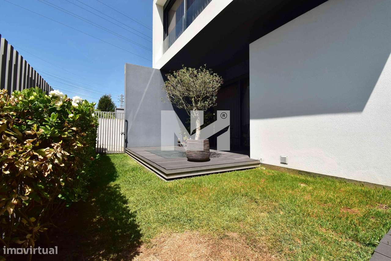 Moradia T4 | 4 Suites | Jardim | Centro | Maia-48