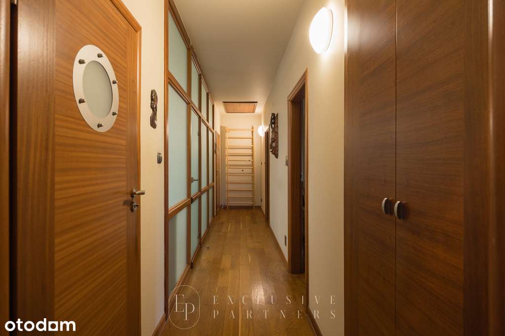 Klimatyczny dom w Wilanowie skąpany w zieleni!-8