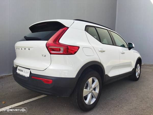 Volvo XC 40 1.5 T3 Momentum Tech Edition - 2